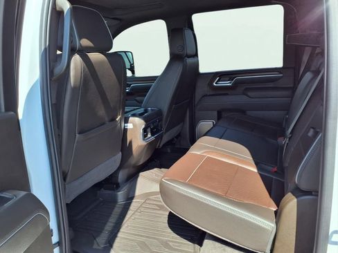 Used 2025 GMC Sierra 2500 Denali w/ Denali Reserve Package AWD/4WD image 24