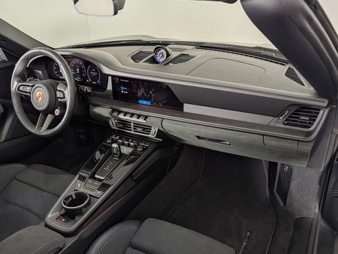 Used 2025 Porsche 911 Targa 4 GTS image 18