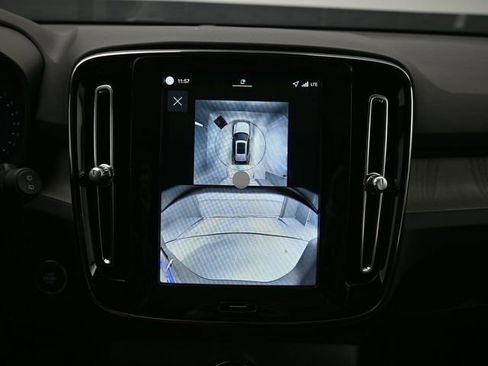 New 2026 Volvo XC40 B5 Plus w/ Protection Package Premier image 21