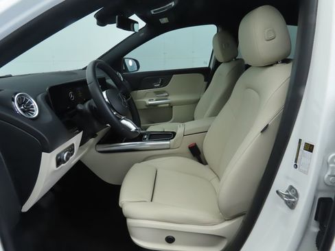 Certified 2025 Mercedes-Benz GLA 250 image 19