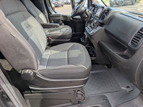 Used 2025 RAM ProMaster 2500 FWD image 11