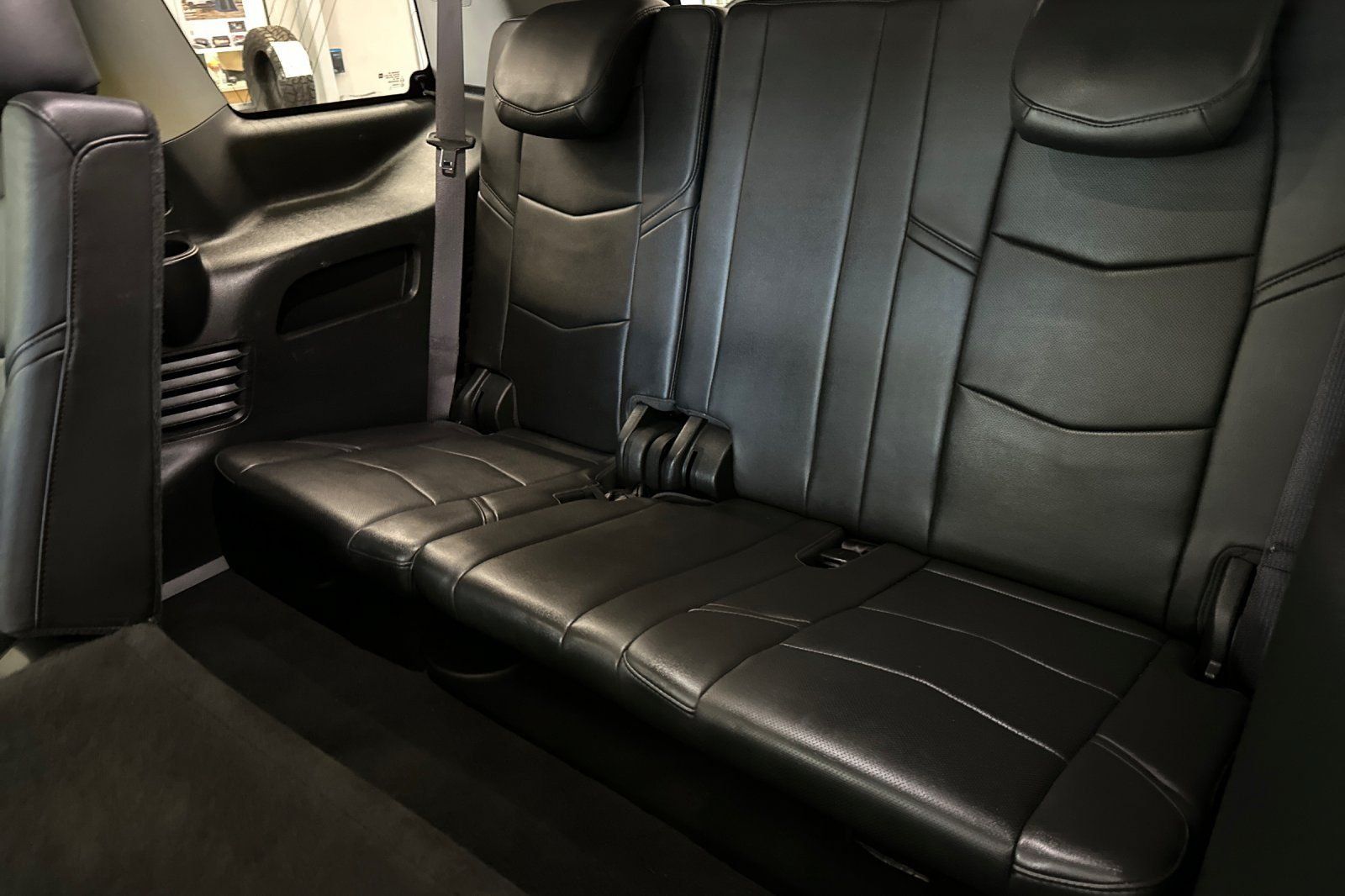 Used 2016 Cadillac Escalade Premium RWD image 18