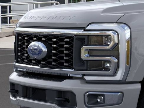 New 2026 Ford F350 Platinum w/ Platinum Plus Package AWD/4WD image 17