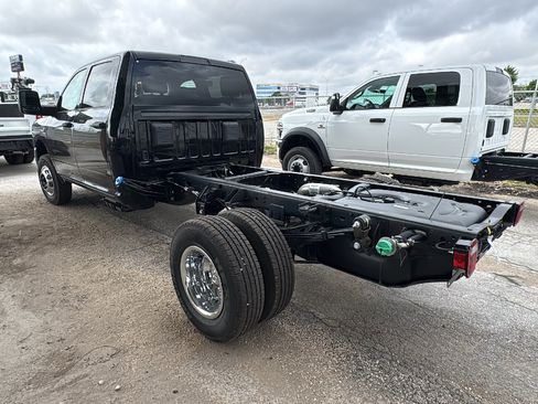 New 2026 RAM 3500 Tradesman w/ Chrome Appearance Group A AWD/4WD image 7