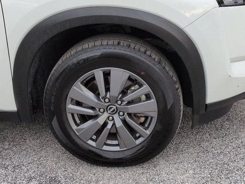 Used 2025 Nissan Pathfinder SV FWD image 11