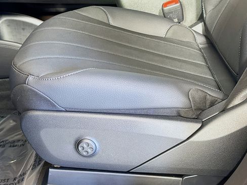 New 2026 Mercedes-Benz EQE 320+ SUV image 17