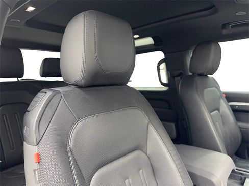 Used 2021 Land Rover Defender 90 X-Dynamic S image 41