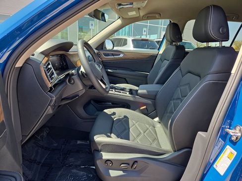 Used 2025 Volkswagen Atlas SE FWD image 20