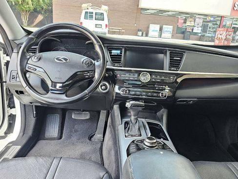Used 2015 Kia K900 Premium RWD image 10