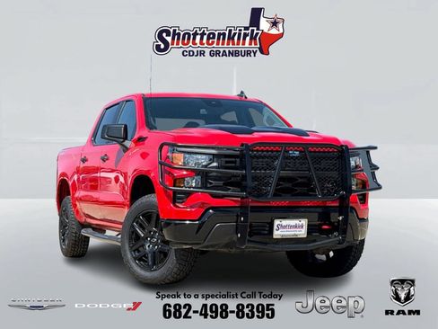 Used 2025 Chevrolet Silverado 1500 Custom Trail Boss w/ LPO, Dark Essentials Package AWD/4WD image 1