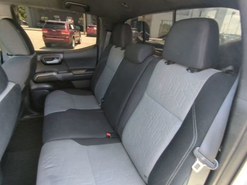 Used 2021 Toyota Tacoma TRD Off-Road AWD/4WD image 14