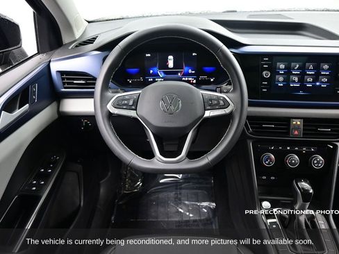 Used 2023 Volkswagen Taos SE w/ Panoramic Sunroof Package image 26