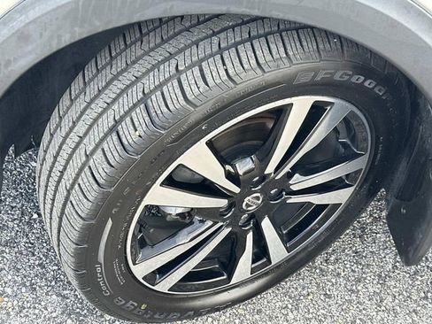 Used 2020 Nissan Kicks SR w/ SR Premium Package image 19