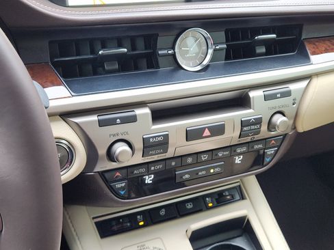 Used 2017 Lexus ES 350 image 21