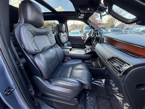 Used 2023 Lincoln Navigator Reserve image 26