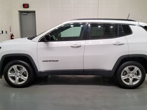 Used 2024 Jeep Compass Latitude AWD/4WD image 5