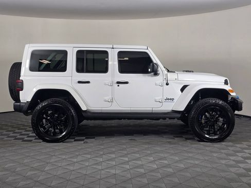 Used 2023 Jeep Wrangler Unlimited Sahara w/ Cold Weather Group AWD/4WD image 3