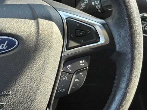 Used 2024 Ford Edge SEL AWD/4WD image 11