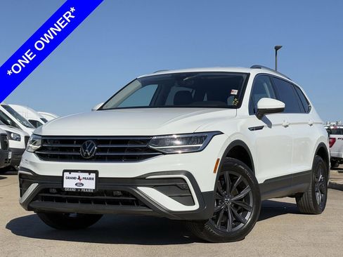 Used 2024 Volkswagen Tiguan SE image 2