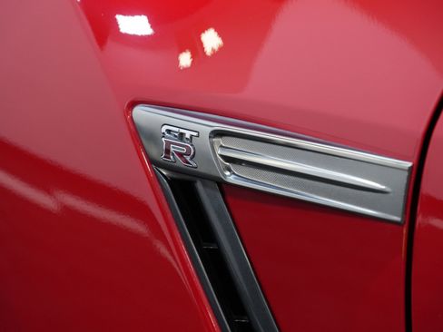 Used 2014 Nissan GT-R Premium image 20