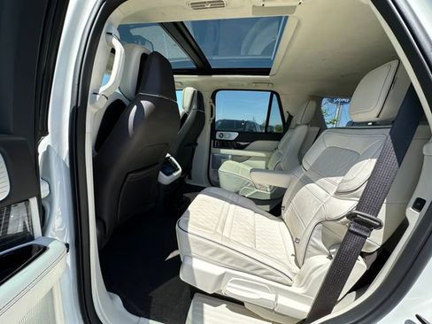 Used 2024 Lincoln Navigator Black Label image 18