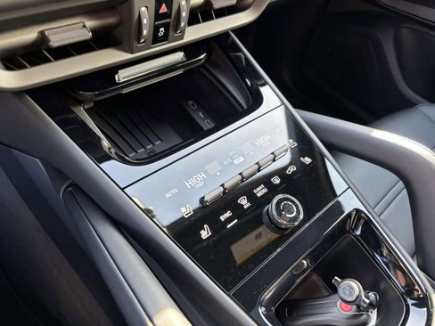 New 2026 Porsche Cayenne GTS image 34