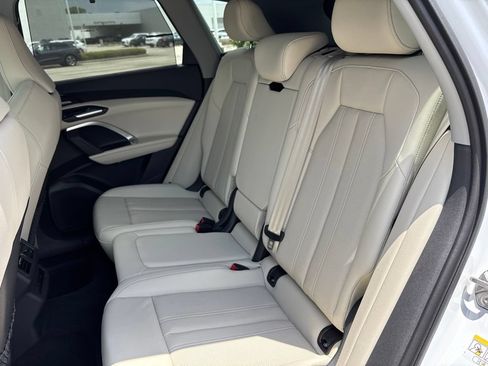 Used 2025 Audi Q5 Premium Plus w/ Premium Plus AWD/4WD image 13
