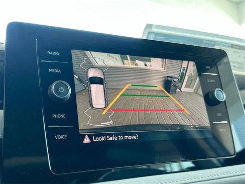 New 2026 Volkswagen Taos SE image 29