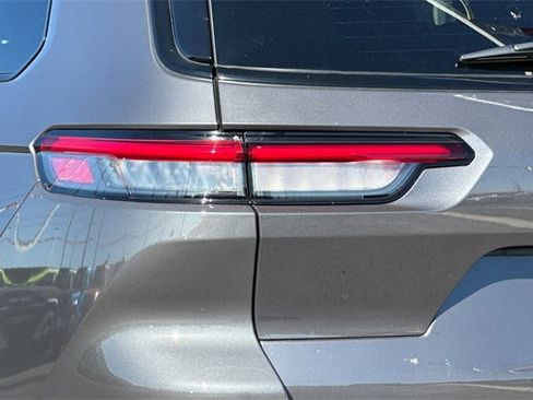 New 2025 Jeep Grand Cherokee L Limited w/ Luxury Tech Group II image 26