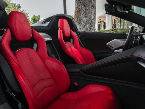 Used 2022 Chevrolet Corvette Stingray Premium Conv w/ Z51 Performance Package RWD image 21