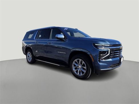 Used 2025 Chevrolet Suburban Premier image 8