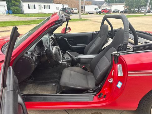 Used 1999 MAZDA MX-5 Miata RWD image 10
