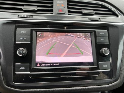 Used 2024 Volkswagen Tiguan S image 18