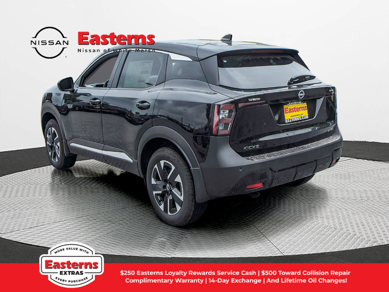 Used 2025 Nissan Kicks SV AWD/4WD image 4
