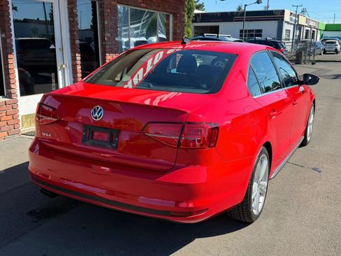 Used 2015 Volkswagen Jetta GLI SE FWD image 3