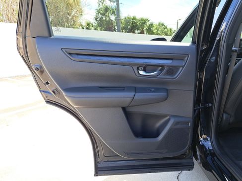 Used 2025 Honda CR-V Sport-L image 14