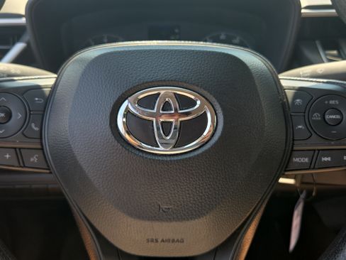 Used 2025 Toyota Corolla LE FWD image 24