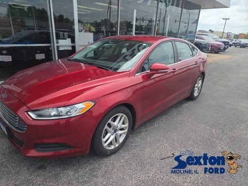 Used 2016 Ford Fusion SE FWD image 1
