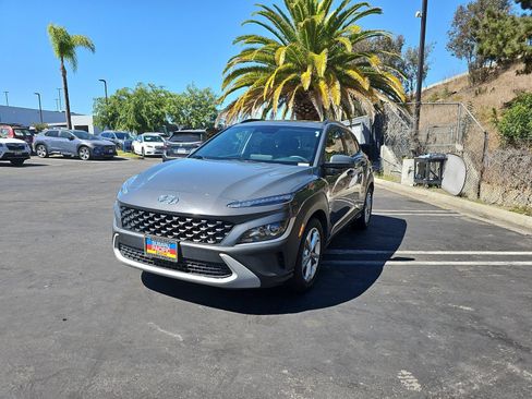 Used 2023 Hyundai Kona SEL FWD image 3