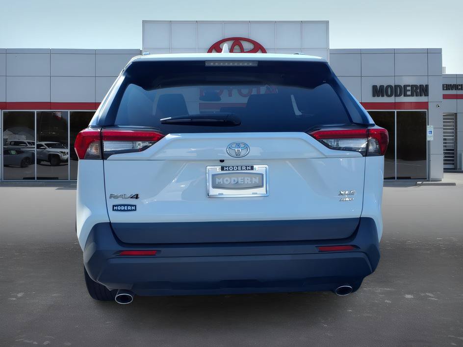 Used 2024 Toyota RAV4 XLE AWD/4WD image 4