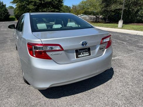 Used 2012 Toyota Camry LE FWD image 24