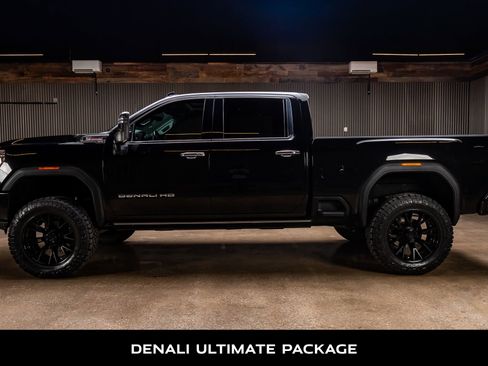 Used 2021 GMC Sierra 2500 Denali w/ Denali Black Diamond Edition image 6
