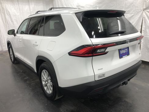 Used 2024 Toyota Grand Highlander XLE image 4