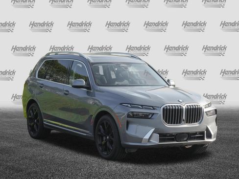 Used 2025 BMW X7 xDrive40i w/ Premium Package AWD/4WD image 2