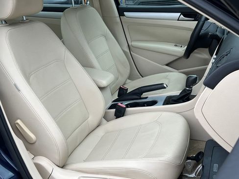 Used 2013 Volkswagen Passat TDI SE image 9