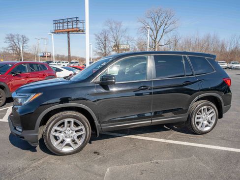 Certified 2025 Honda Passport EX-L image 3