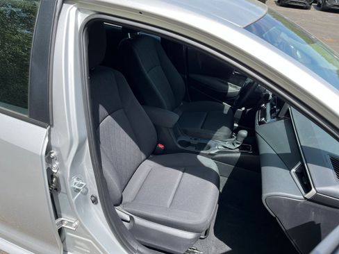 Used 2025 Toyota Corolla LE image 34