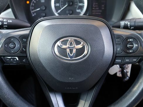 Used 2022 Toyota Corolla LE FWD image 31