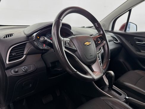 Used 2022 Chevrolet Trax LT w/ LT Convenience Package FWD image 21
