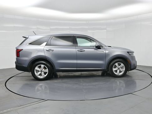 Used 2023 Kia Sorento LX FWD image 26